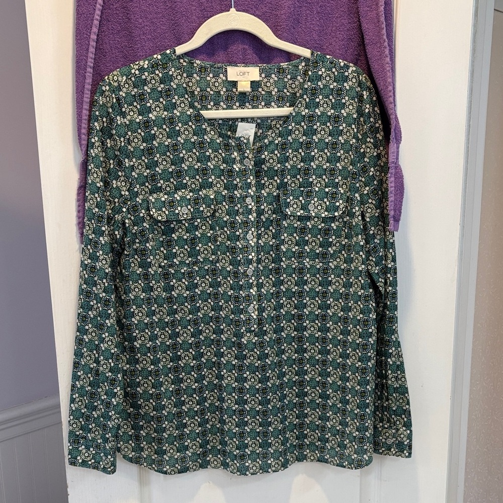 NWT LOFT Green and White Patterned Blouse